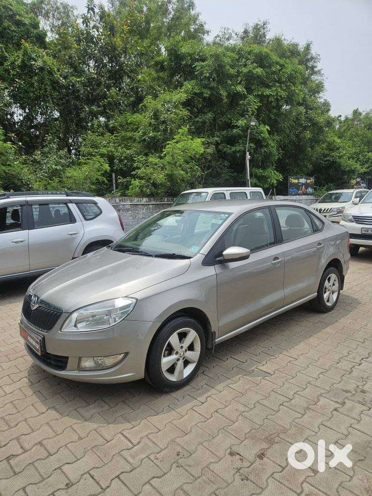 Skoda Rapid 1.5 Tdi At Ambition With Alloy Wheel, 2015, Diesel