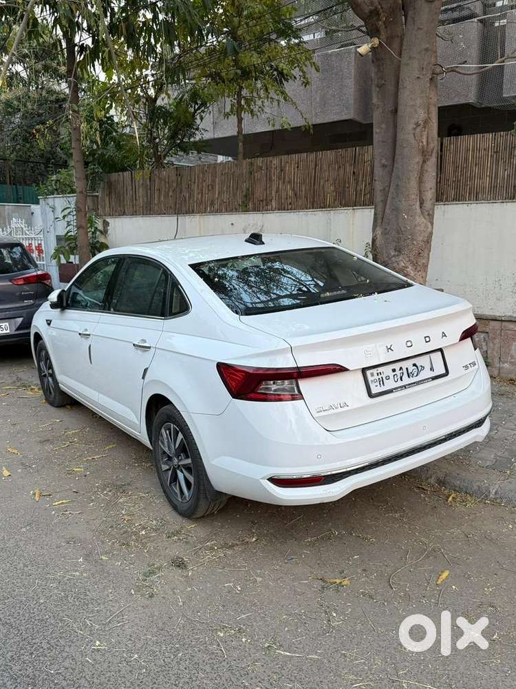 Skoda Slavia 2025 Petrol Well Maintained