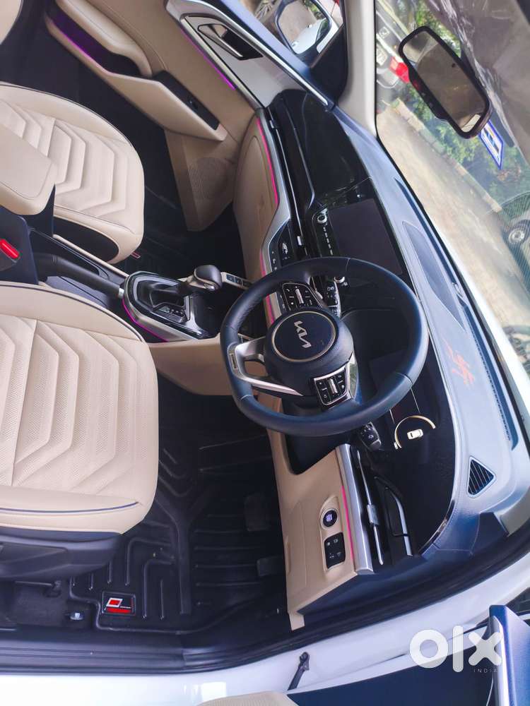 Kia Carens 1.5 Luxury Plus Turbo Dct 7 Str, 2023, Petrol