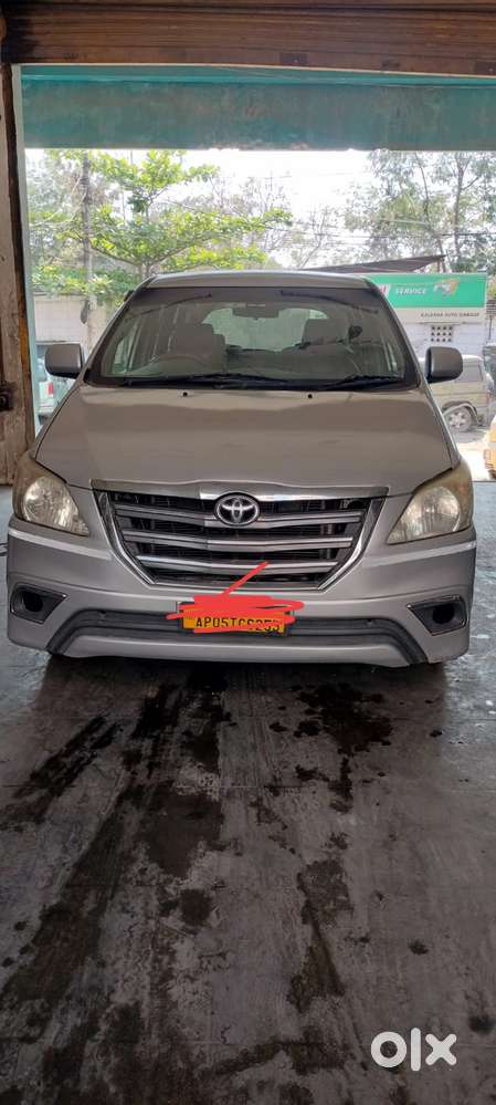 Toyota Innova 2.5 G (diesel) 8 Seater, 2013, Diesel