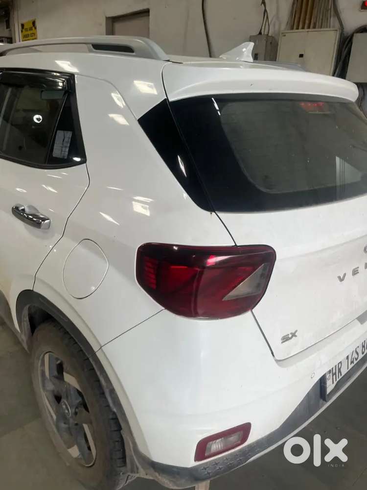 Hyundai Venue 2021 Diesel 106000 Km Driven
