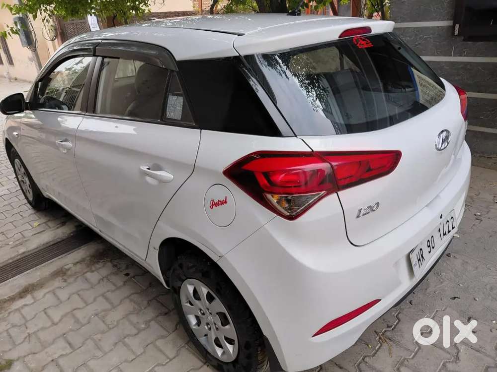 Hyundai I20 Executive 54415 Km Runing Showroom Car