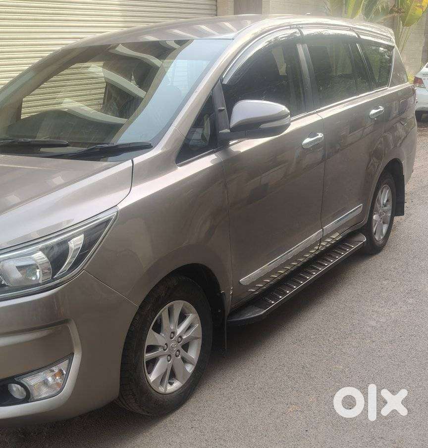 Toyota Innova Crysta 2.4 G Mt 7 Str, 2023, Diesel