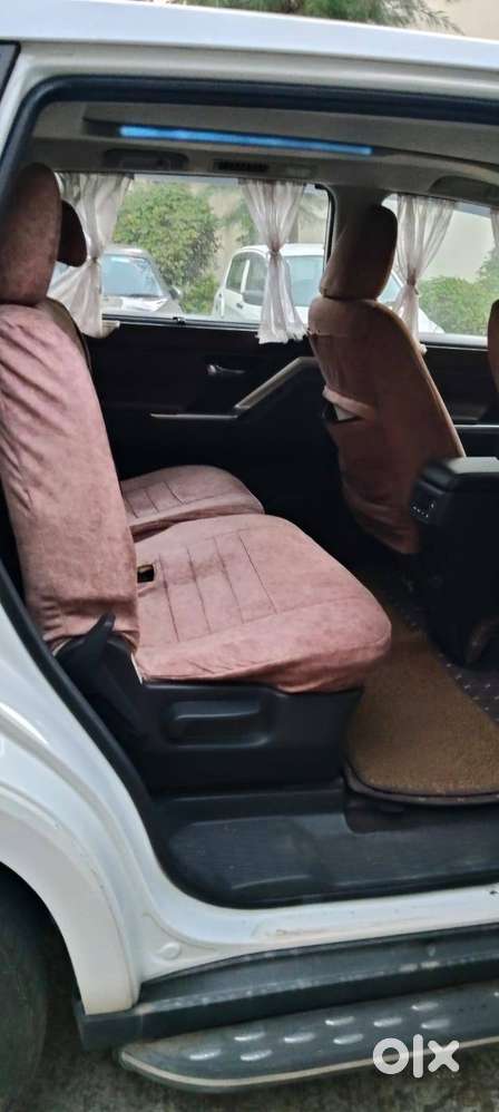 Toyota Innova Hycross Vx 2025