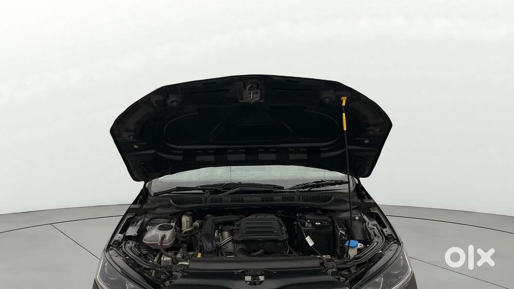 Skoda Slavia Style 1.0l Tsi Mt, 2022, Petrol