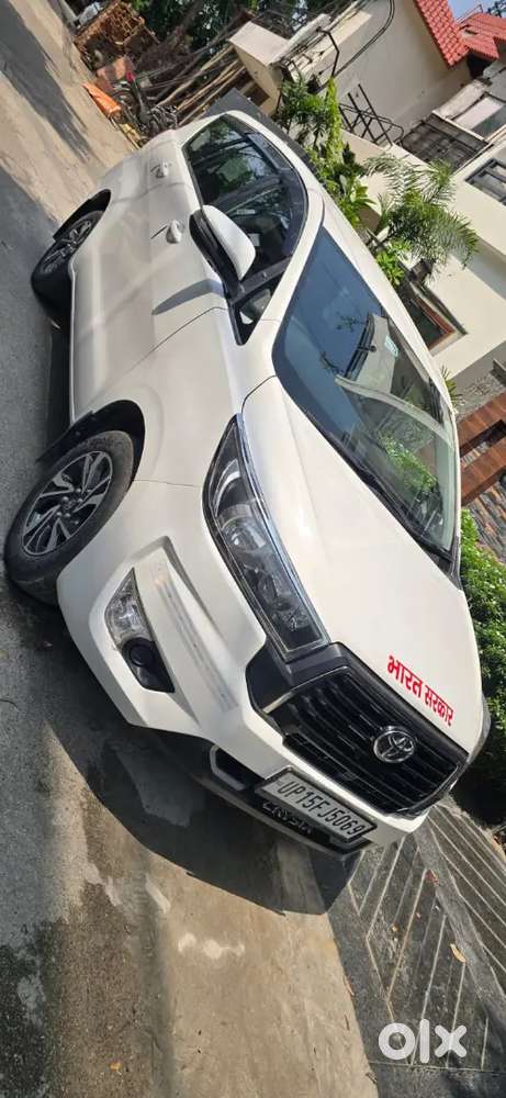 Toyota Innova Crysta 2025