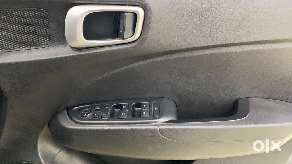 Hyundai Venue 1.2 S Plus, 2022, Petrol