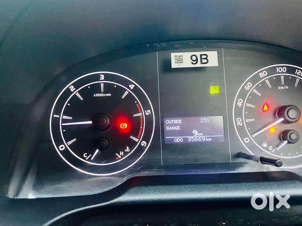 Toyota Innova Crysta 2.4 G Plus Mt 8 Str, 2022, Diesel