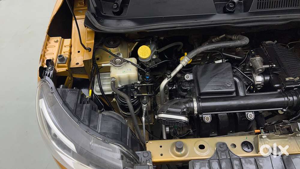 Renault Triber Rxt, 2022, Petrol