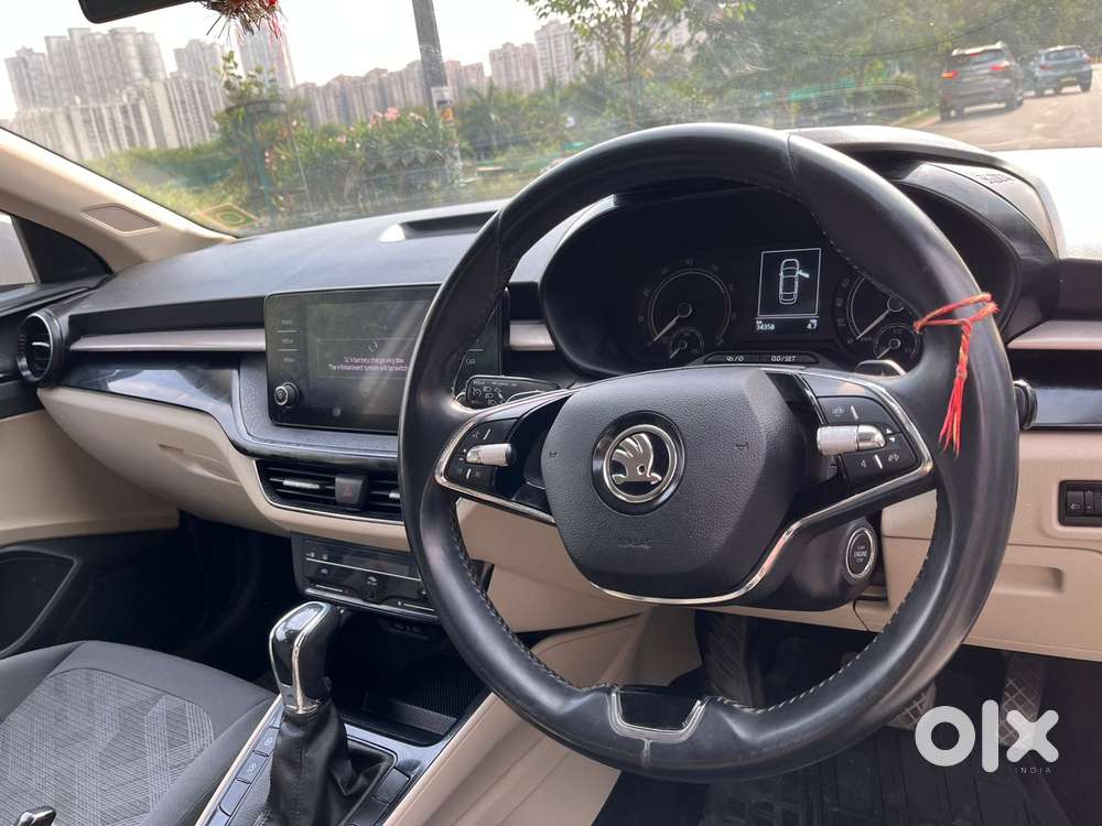 Skoda Slavia 1.0 Ambition Tsi At, 2022, Petrol