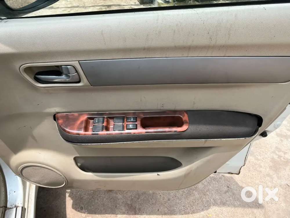 Swift Maruti Suzuki Ddis 2009