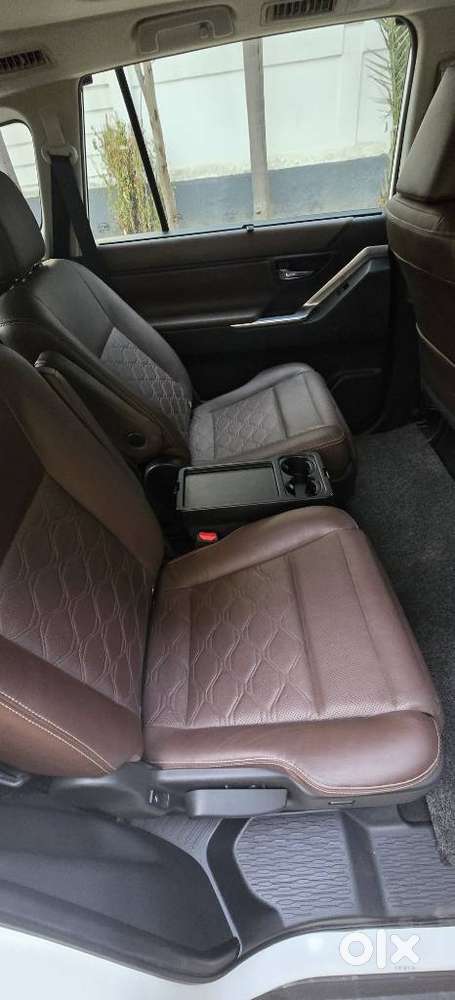 Toyota Innova Hycross 2.0 Zx (o) Hybrid 7 Str, 2023, Petrol