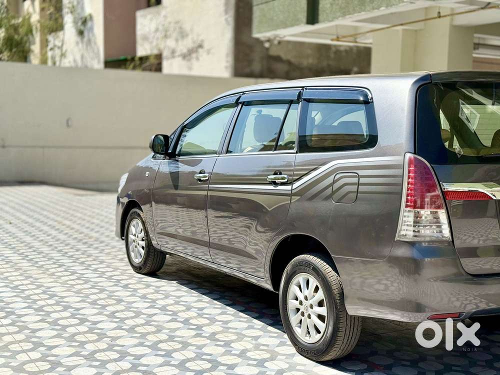 Toyota Innova 2.5 G (diesel) 8 Seater, 2012, Diesel