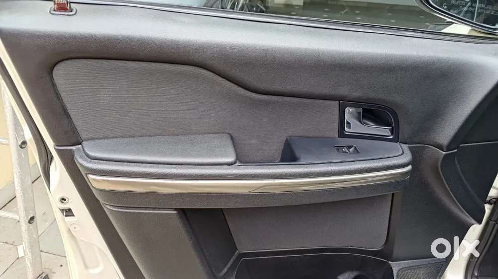 Automatic Tata Hexa 2017