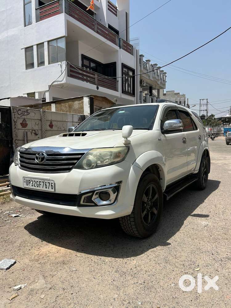 Toyota Fortuner 3.0 4x4 Manual, 2011, Diesel