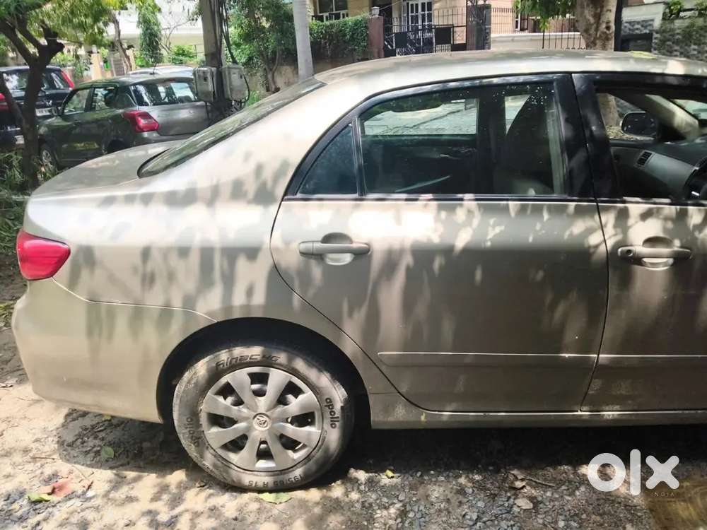 Toyota Corolla Altis 2011 Petrol Manual