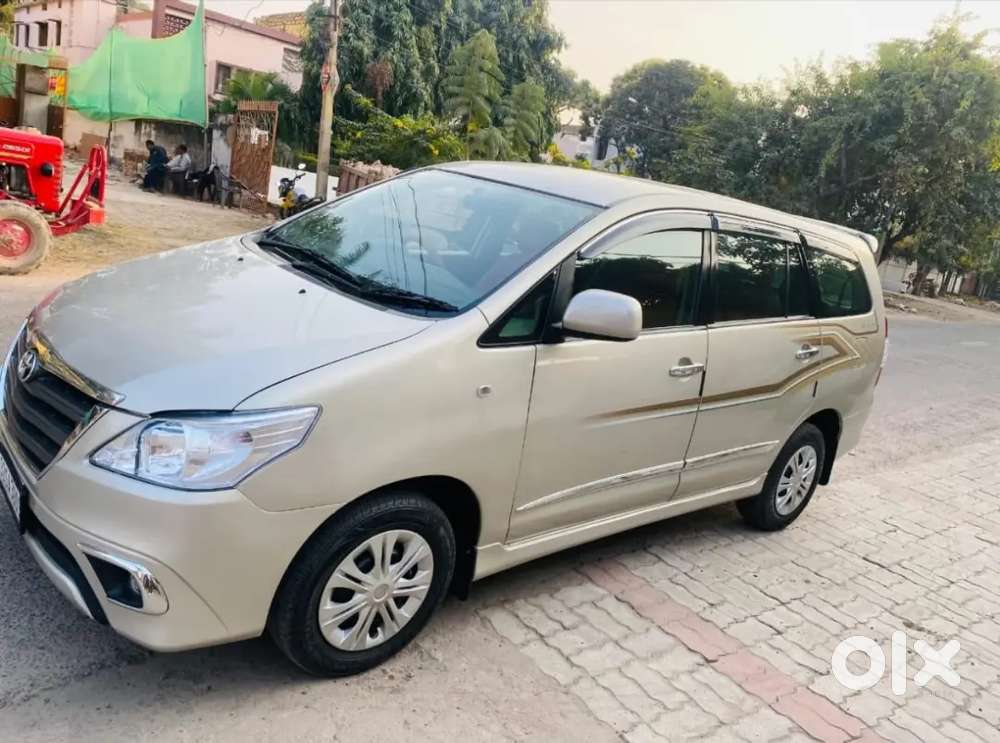 Toyota Innova 2.5 G 2015