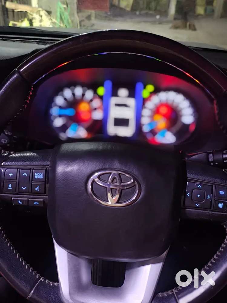 Fortuner  2019 Model  Owners 1 Petrol (m)