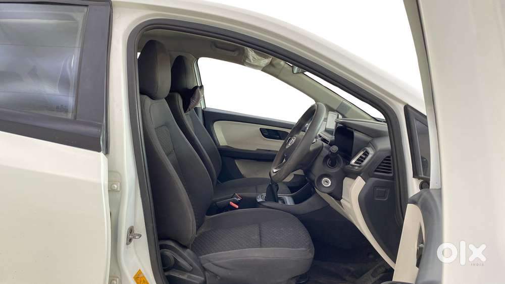 Tata Altroz 1.2 Xm Plus, 2022, Petrol