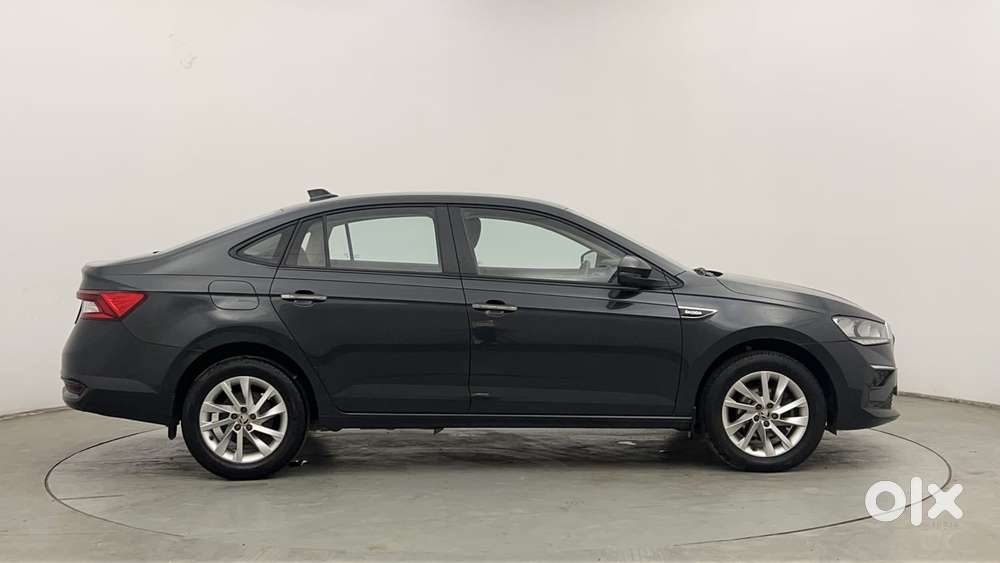 Skoda Slavia Ambition 1.0l Tsi At, 2022, Petrol