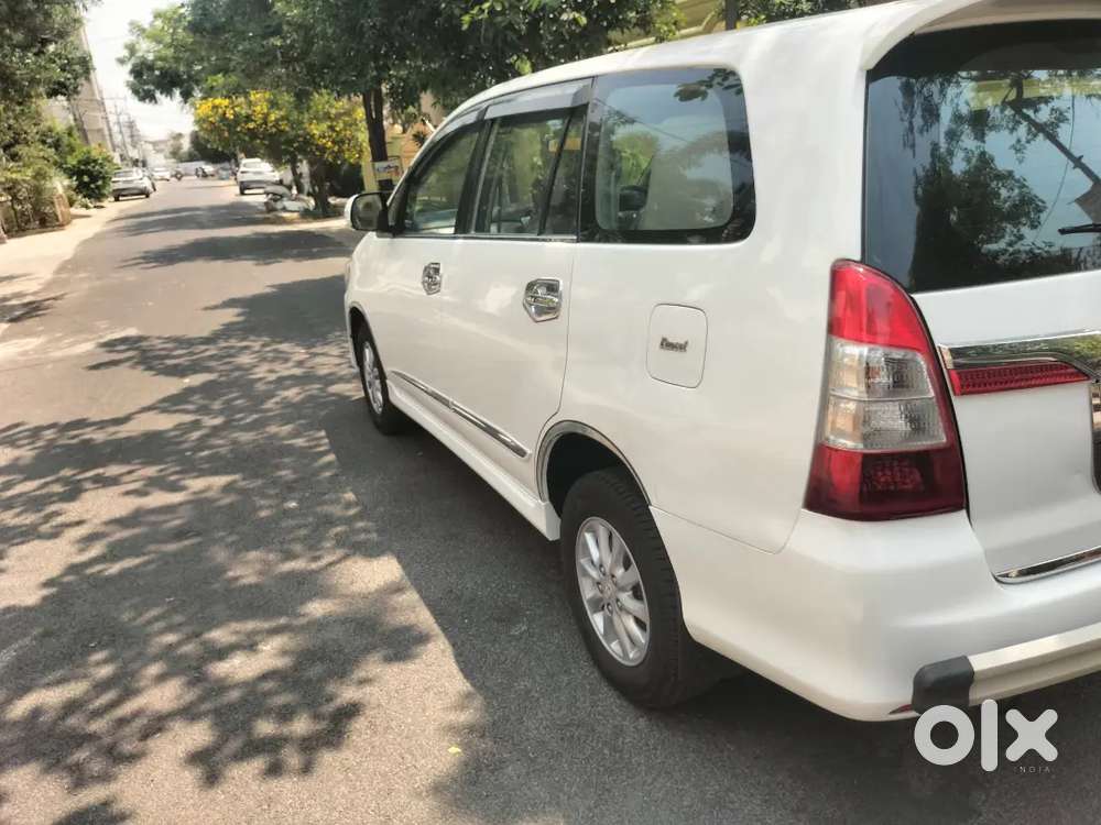 Toyota Innova 2014