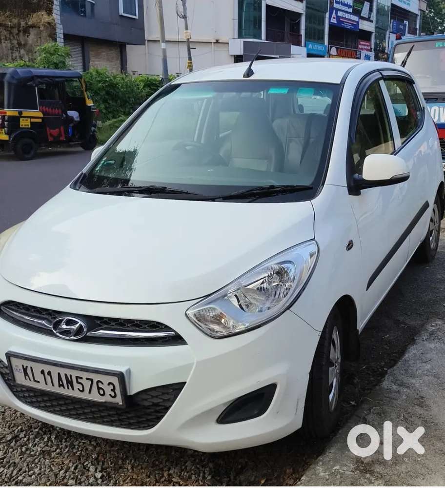 Lady Used Hyundai I10 Low Kilometer Best Price No Accident Vehicle