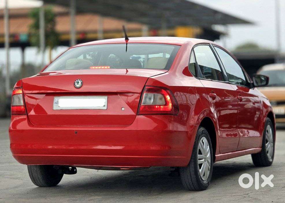 Skoda Rapid 1.6 Mpi Ambition, 2011, Petrol
