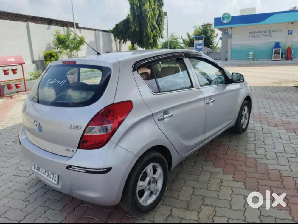 Hyundai I20 2011 Cng & Hybrids 121000 Km Driven