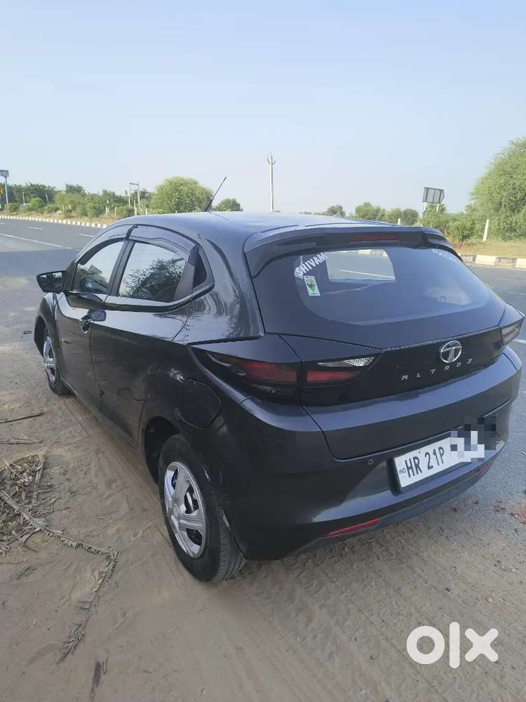 Tata Altroz Xe Petrol 2021