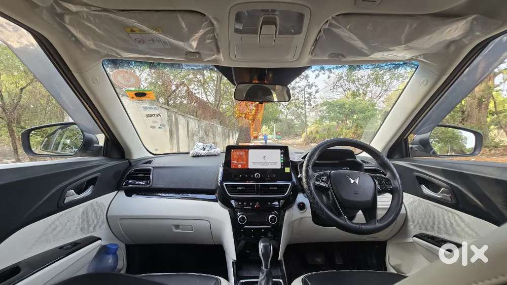 Mahindra Xuv 3xo 2025 Petrol 6200 Km Driven