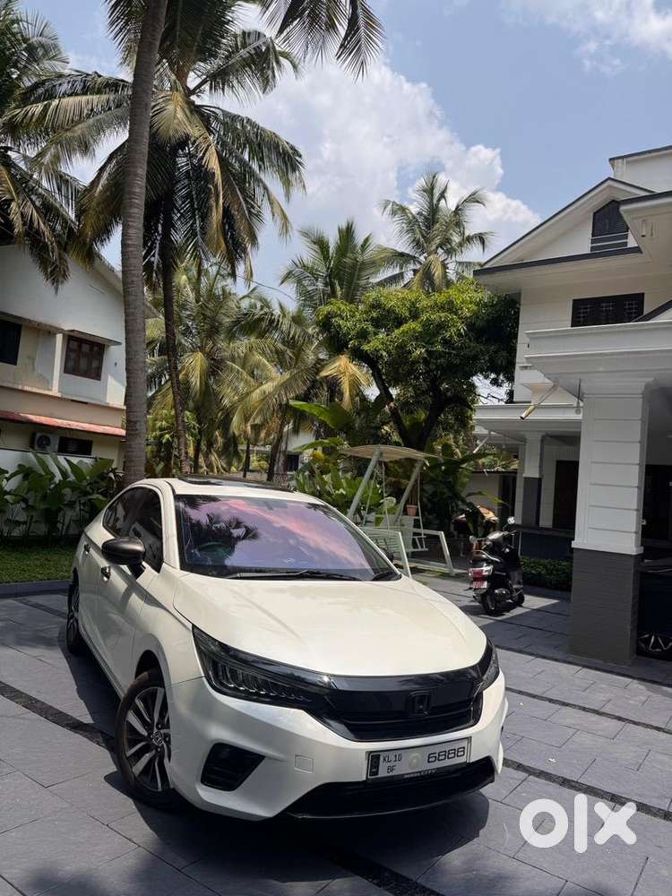 Well Maintained Vehicle  Showroom Service Only Insurance 1 Year