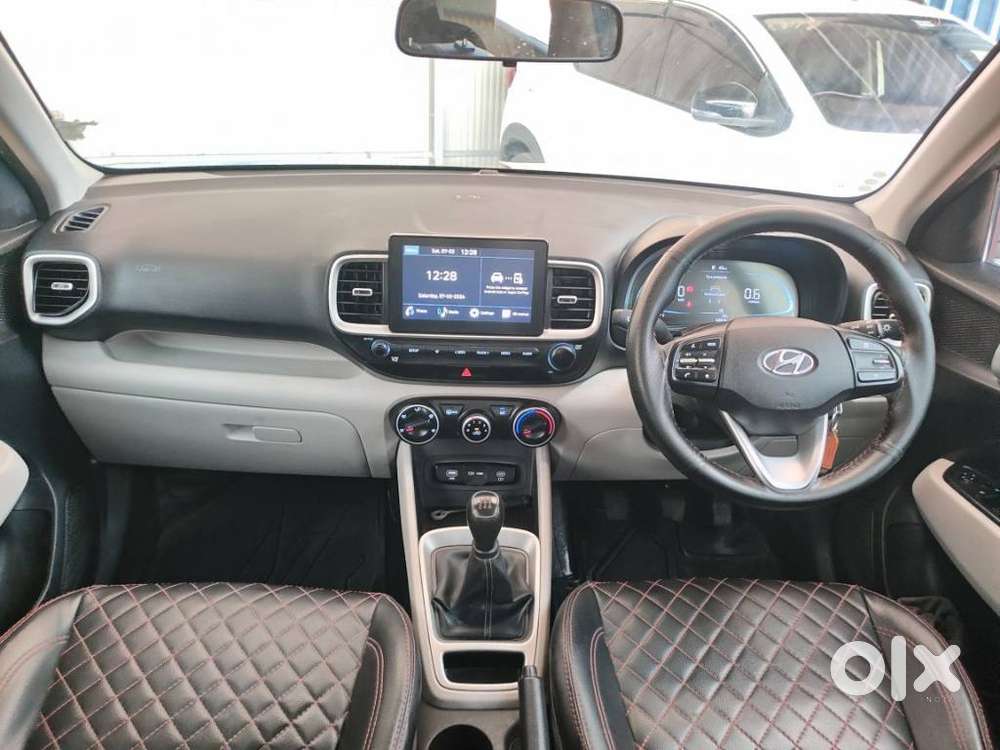 Hyundai Venue, 2023, Petrol