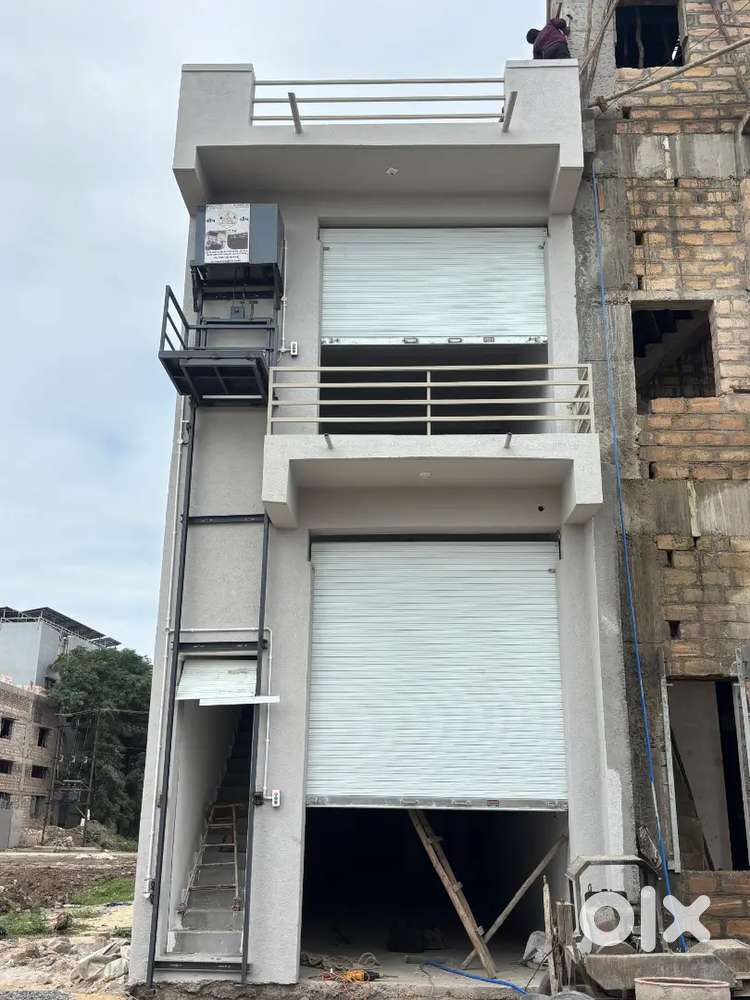 INDUSTRIAL SHED 121 VAR