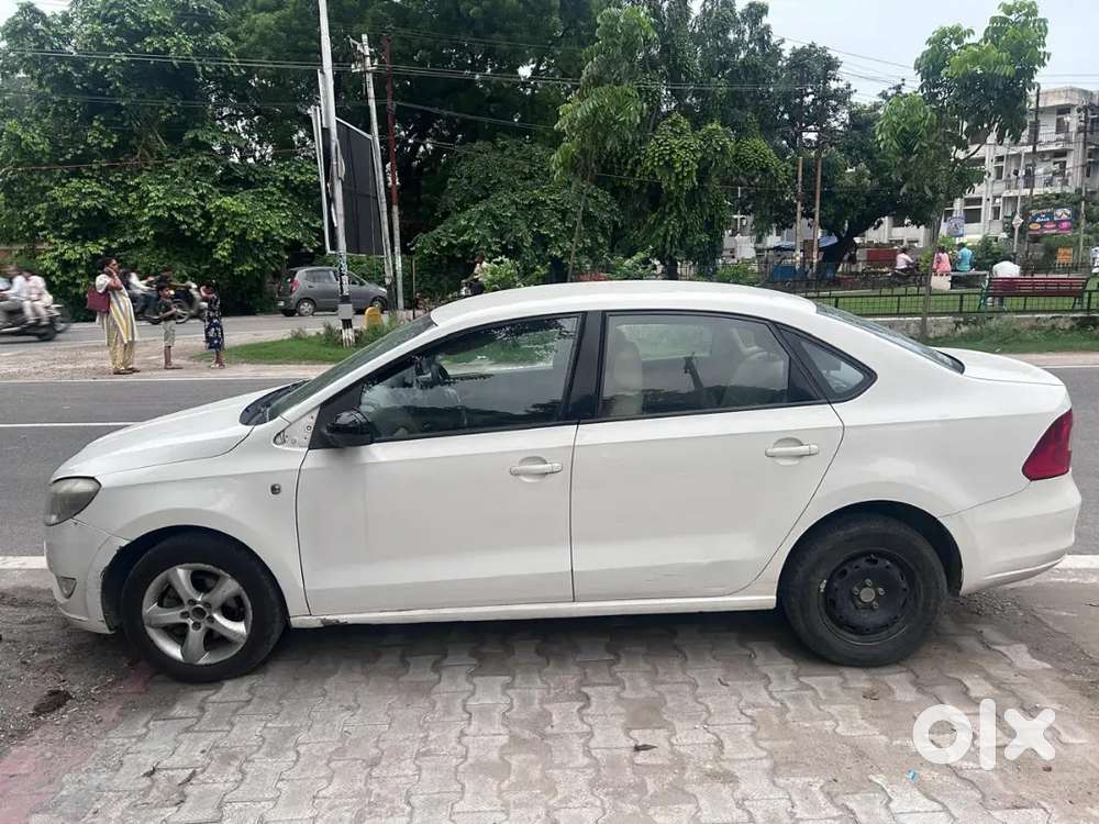 Skoda Rapid 1.6 Ambition 2013 Top Model