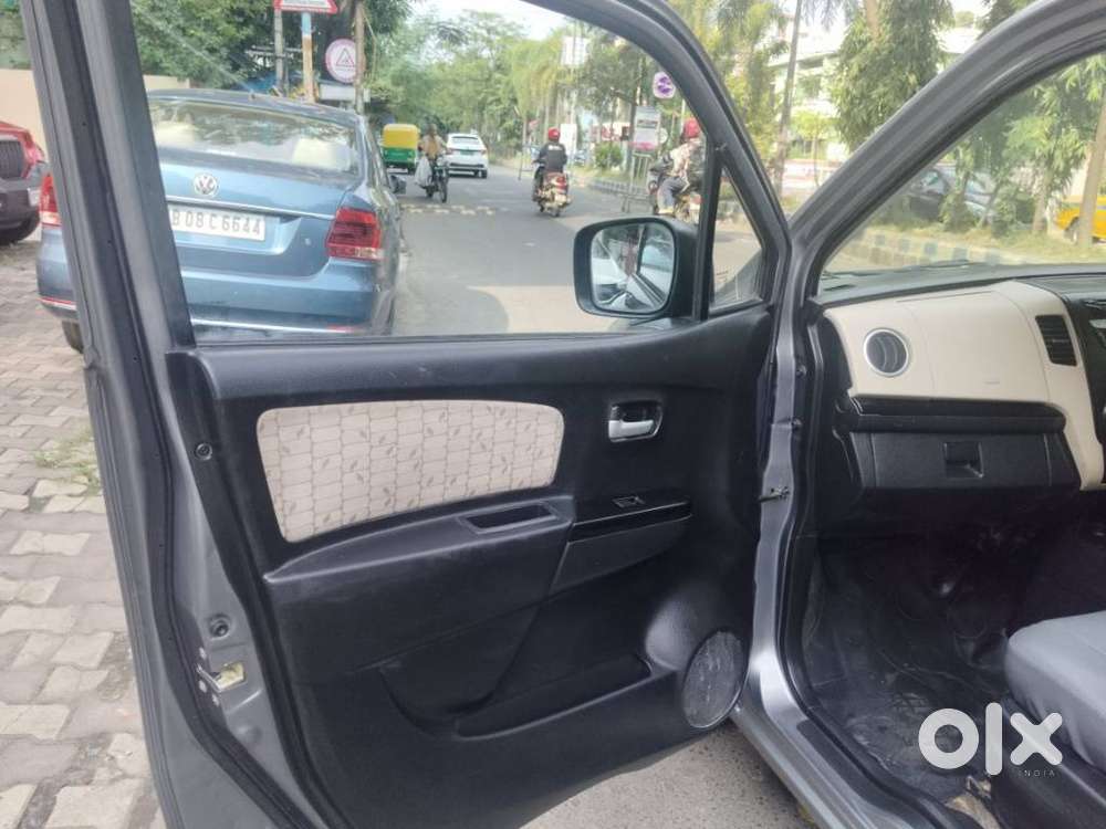 Maruti Suzuki Wagon R Amt Vxi Plus, 2017, Petrol