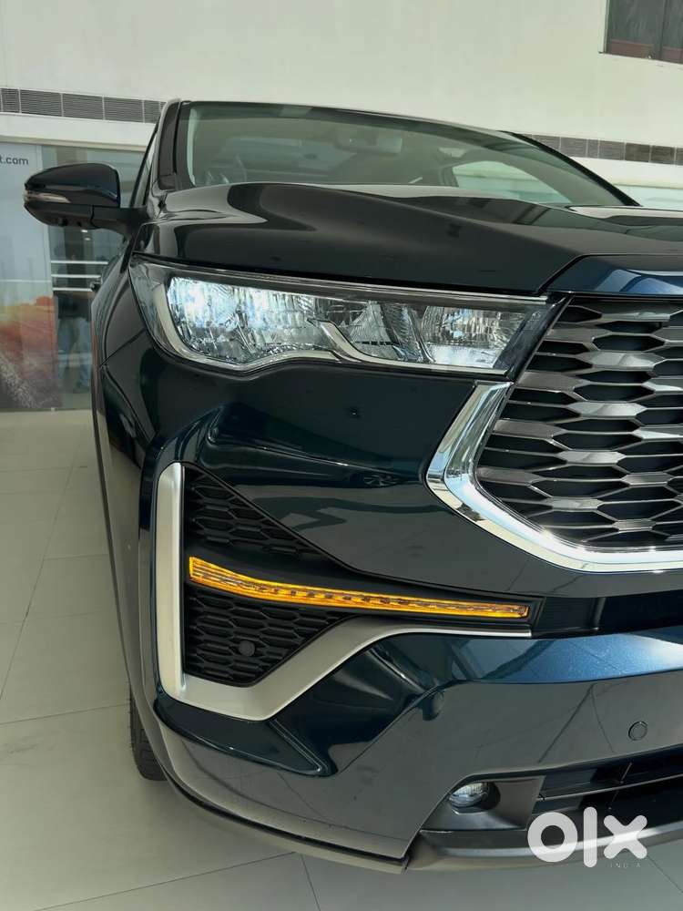 Toyota Innova Hycross 2.0 Zx (o) Hybrid 7 Str, 2026, Petrol