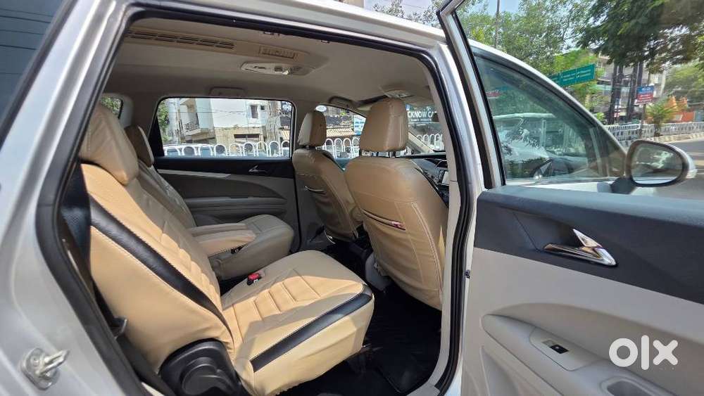 Mahindra Marazzo M6, 2019, Diesel