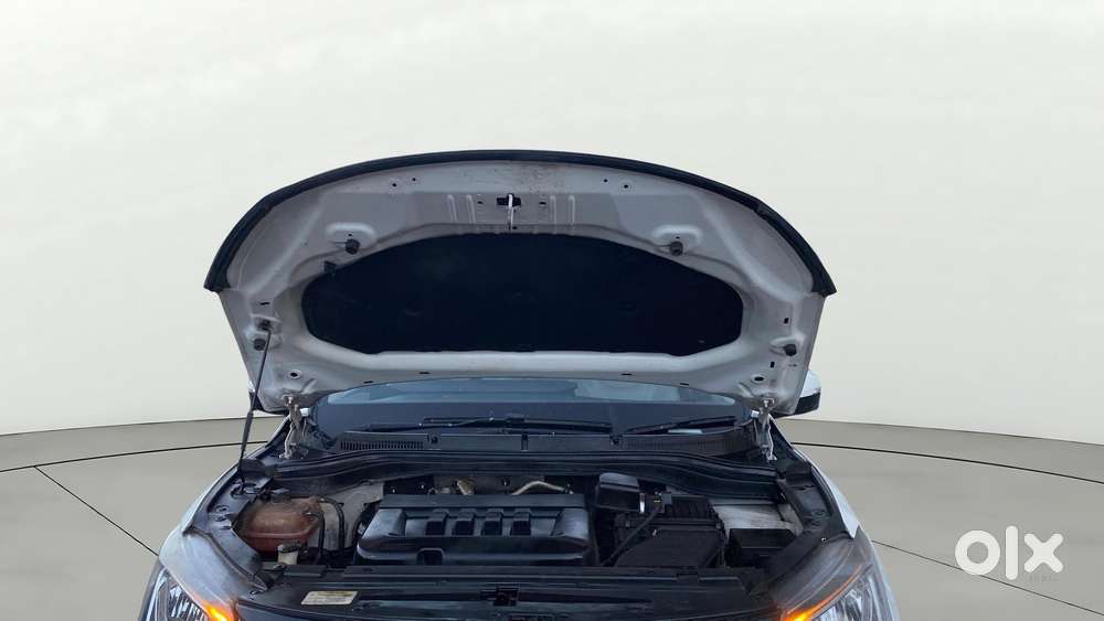 Mahindra Xuv700 2.2 Ax 7 Diesel At Luxury Pack Str, 2021, Diesel