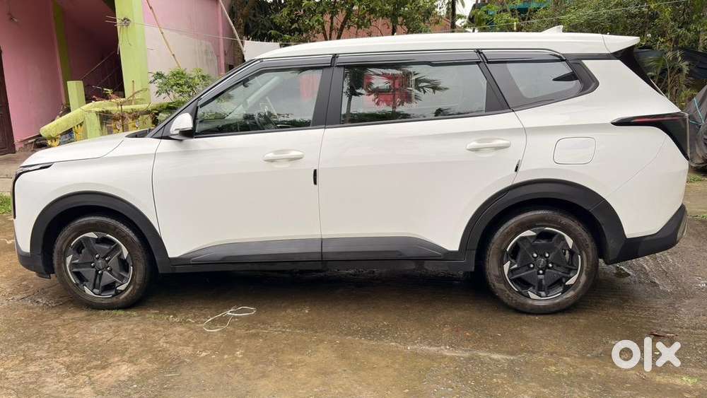 Kia Carens Clavis 2025 Petrol Well Maintained