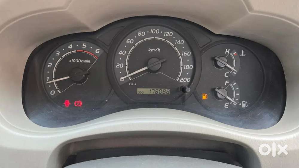 Toyota Innova 7 Str 2010