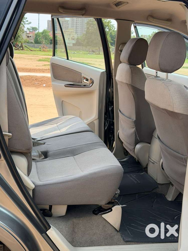 Toyota Innova 2.5 Vx 8 Str Bs-iii, 2013, Diesel