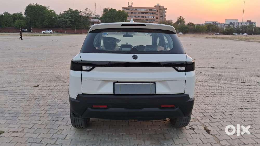 Maruti Suzuki Brezza 1.5 Lxi Smart Hybrid, 2023, Petrol