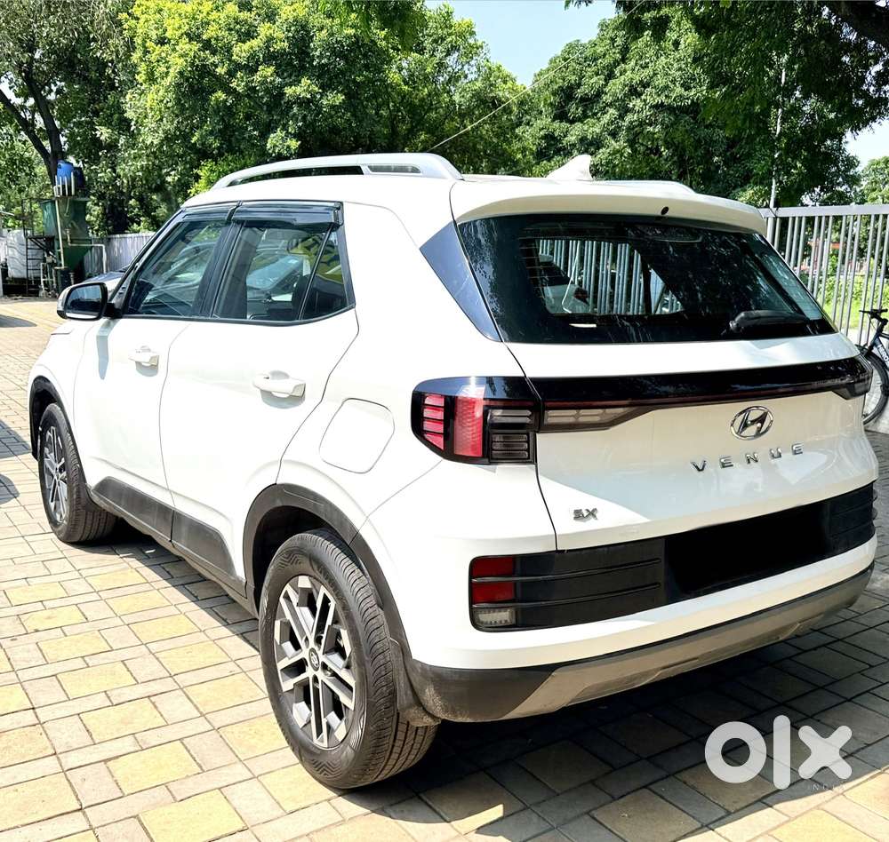 Hyundai Venue Sx (o) Mt 1.0 Turbo Dual Tone, 2022, Diesel