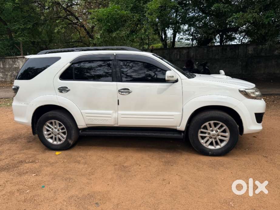 Toyota Fortuner 3.0 Ltd, 2012, Petrol