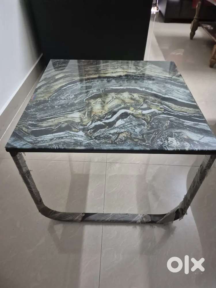 Teapoy table