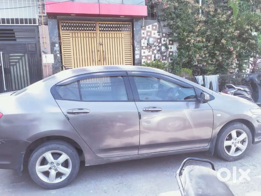 Honda City Petrol Automatic 2012 Km Driven