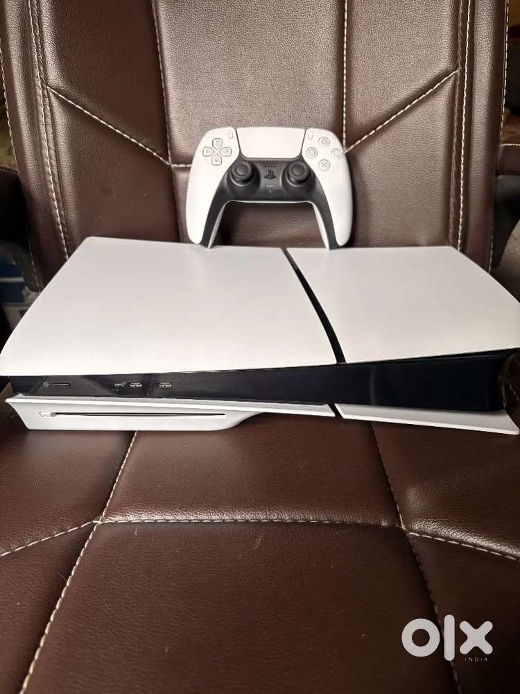 PS5 Slim Disc 1TB Fortnite special edition