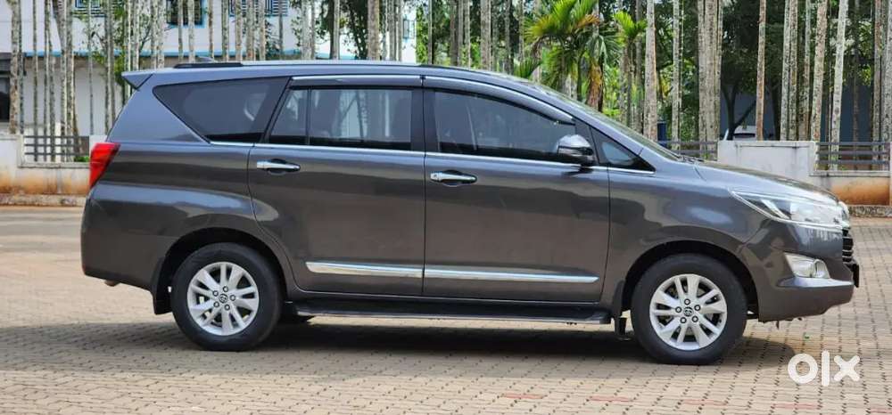 Toyota Innova Crysta 2018 Diesel Well Maintained