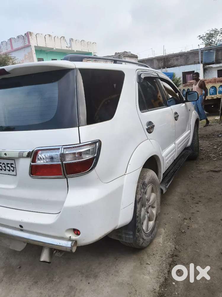Toyota Fortuner Legender 162000 Km Driven
