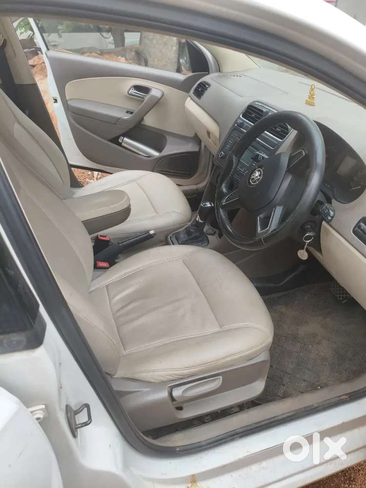 Skoda Rapid Elegance 2015 Diesel Automatic